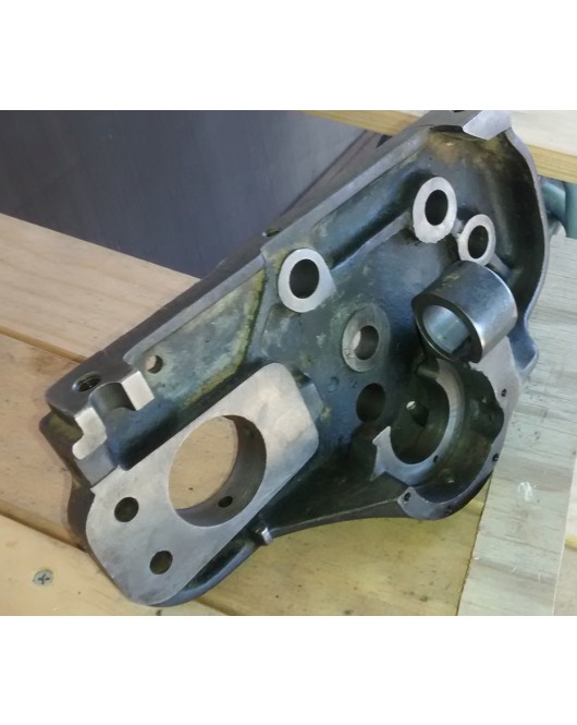 Hercus 9a apron casting----part No.380